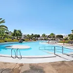 Isla And Ocean With Pool And Wifi アパート *